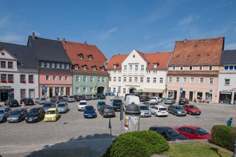 Filmabend mit Humor in Oederan: Eine jüdische Familienkomödie im modernen Deutschland - Im Bürgersaal Oederan findet am Sonntag die Veranstaltungsreihe Tacheles statt.