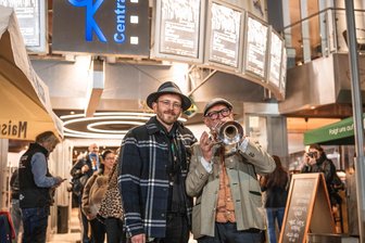 Filmemacher aus dem Vogtland eröffnet Hofer Filmtage: Ein Hauch von Weltmusik in Lederhosen - 