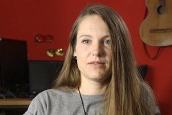 Filmpremiere über den letzten Mauerflüchtling: Eine Flucht im Kofferraum - Die damals minderjährige Begleiterin: Tochter Peggy Spitzner.
