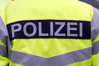 Filmprojektor am Autokino mit Sprengmittel beschädigt -