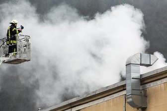 Filteranlage von Unternehmen fängt Feuer - 