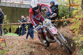 Finale-Enduro-WM:  Weltelite im Erzgebirge zu Gast - Der Brite Steve Holcombe 2017, als in Zschopau bislang letztmalig ein WM-Finale stattfand, in Aktion. Als Vierter der Klasse E2 hat der siebenfache Weltmeister aber nur noch theoretische Chancen auf Edelmetall. 