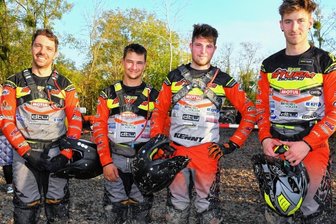Finale fördert Frust und Freude - Nick Emmrich, Florian Görner, Kevin Nieschalk und Karl Weigelt (v. l.) haben das KTM-Team Sturm aus Zschopau während der Internationalen Deutschen Enduro Meisterschaft erfolgreich vertreten.