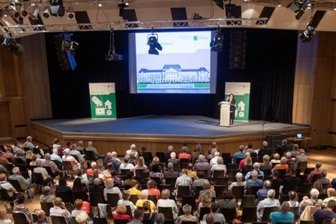 Finanzbeamte räumen in Plauen Grundsteuer-Ärger ab - Durchaus gut besucht war die Veranstaltung mit Sachsens Finanzminister zur Grundsteuerreform. 