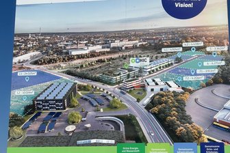 Finanzierung gesichert: Der Aufbau des nationalen Wasserstoffzentrums in Chemnitz kann beginnen - Das Bauschild für das Wasserstoffzentrum.