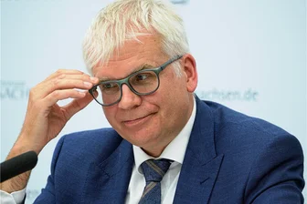 Finanzminister Vorjohann lehnt längere Tilgungsfrist für Corona-Schulden ab - Erst seit Ende 2019 im Amt, aber schon seit einem Jahr einen Nachtragshaushalt mehr als alle vorherigen sächsischen Finanzminister zusammen auf seinem Konto: CDU-Politiker Hartmut Vorjohann.