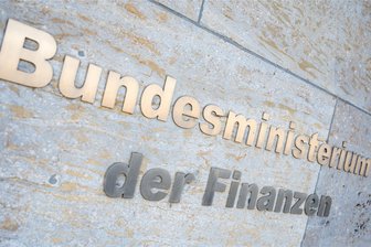 Finanzministerium lässt Sammlermünze für Chemnitzer Kulturhauptstadtjahr prägen: So sieht die 20-Euro-Münze aus - Das Bundesministerium der Finanzen hat die Prägung einer Sondermünze für das Kulturhauptstadtjahr 2025 in Auftrag gegeben.