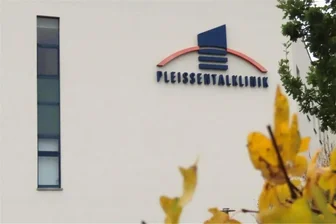 Finanzspritze für Werdauer Pleißentalklinik: Auch die Gewerkschaft hält sich nicht zurück - Die Kreisräte beschäftigen sich während der Sitzung am Mittwoch mit der Werdauer Pleißentalklinik, die Liquiditätsprobleme hat und Hilfe in Millionenhöhe braucht. Welche Rolle spielt dabei die Krankenhausreform? Foto: