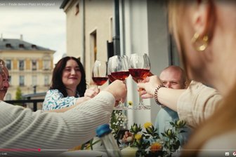 „Finde deinen Platz“: So will das Vogtland Kaufkraft ins Land holen – aus Leipzig, Dresden, München - Platz zum arbeiten, Platz zum leben – mit solchen Bildern setzt der Film „Platz haben – Dein Platz im Vogtland“ das Vogtland in Szene.