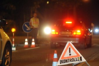 Fingerabdrücke von Kindern ab sechs? - Bei der Schleierfahndung werden Fahrzeuge und Personen ohne konkreten Verdacht durchsucht und Personalien kontrolliert.