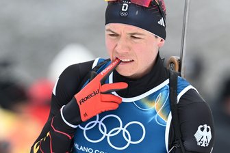 Fingerbruch: Biathlet Strelow muss für Weltcup passen - Justus Strelow hat sich bei einem Trainingsturz den Finger gebrochen und kann nicht im Weltcup starten.