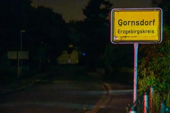Finsteres Dorf im Erzgebirge, Bürger sauer: Geht bald ein Licht auf? - Die Straßenbeleuchtung in Gornsdorf wird jede Nacht abgeschaltet.