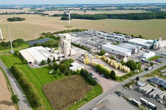 Firma aus Oberbayern übernimmt Sakret-Werk in Claußnitz - Das Sakret-Werk in Claußnitz gehört seit 1. Januar 2026 zur Rohrdorfer Unternehmensgruppe aus Oberbayern.