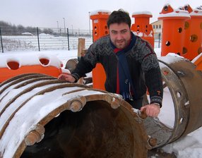 Firma Bohrwerkzeuge will weiter wachsen - 
              <p class="artikelinhalt">Torsten Hoffmann will mit seiner Firma für Bohrwerkzeuge im Hainichener Industrie- und Gewerbegebiet Crumbach Nord expandieren.</p>
            