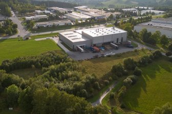 Firma stellt Umzug nach Elterlein infrage - Auf der Fläche unmittelbar an der Ladezone Firma Osteks im Elterleiner Gewerbegebiet wollte die Wellner und Höfer GmbH und Co. KG eigentlich bis Jahresende ihren neuen Standort im Erzgebirge errichten.