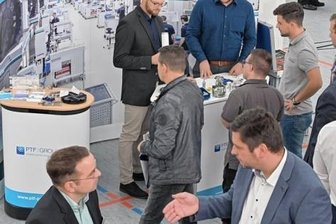Firmen rücken mehr zusammen - Bei der Kooperationsbörse der Zulieferindustrie Erzgebirge in Aue haben Unternehmen Ideen ausgetauscht und nach neuen Wegen der Zusammenarbeit gesucht.