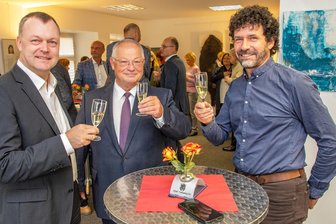 Firmenichs Frankenberg-Fazit: Ich war Soldat, kein Diplomat - Drei Bürgermeister auf einen Streich: Andreas Graf (Lichtenau), Thomas Firmenich (Frankenberg/Sachsen) und Raik Schubert (Niederwiesa, v.l.) beim Abschied von Thomas Firmenich in der Stadtgalerie.