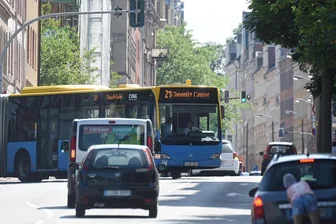 Firmenlauf sorgt für Vollsperrung - Nahverkehrskunden müsssen sich am kommenden Mittwoch auf Behinderungen im Linienverkehr einstellen.