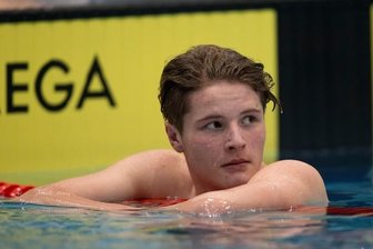 Fischzug im Plauener Stadtbad - Gelungener Blick zurück: Manuel Jaenicke-Rößler vom SSV Freiberg steuerte bei der Kurzbahn-Bezirksmeisterschaft in Plauen unter anderem zwei Silbermedaillen in der offenen Klasse zur guten Bilanz des Vereins bei. Der 15-Jährige war vor vier Jahren von der Dresdner Sportschule nach Freiberg gewechselt und sei zuletzt förmlich explodiert, so seine Trainerin.