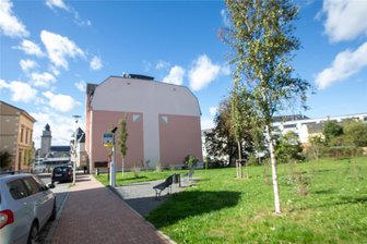 Fitnessstudio war gestern: Jetzt kommt ein Outdoor-Spielplatz für Erwachsene nach Plauen - Auf dieser Fläche in Plauen soll eine Outdoor-Fitnessanlage entstehen.