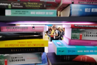 Fitzek, Katzenberger und Vampire: Wen Sie auf der Buchmesse in Leipzig nicht verpassen sollten - Massen von Büchern, Massen von Veranstaltungen, Massen von Menschen – und es macht trotzdem Spaß: Das ist die Leipziger Buchmesse.