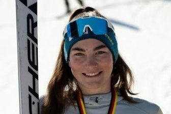 Flachländerin erobert die Berge - Mia Savannah Korn, deutsche Vizemeisterin der Schüler im SuperG, will im Winter wieder angreifen und schafft dafür jetzt die Basis.