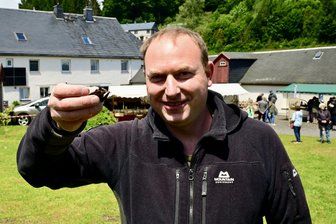 Fledermaus im Fokus beim Bergwiesenfest in Stützengrün - Wie Fledermaus-Experte Heiko Goldberg, Nabu-Ortsgruppe Kirchberg, sagt stammt die Nordfledermaus aus Skandinavien und kommt auch im Erzgebirge vor.