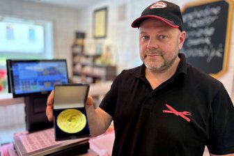 Fleischermeister aus dem Erzgebirge holt mit seinen Wurst-Kreationen bei internationaler Messe mehrfach Gold - Fleischermeister Alexander Lauckner aus Bernsbach hat acht Gold- und zwei Silbermedaillen bei einem internationalen Wurstwettbewerb gewonnen.