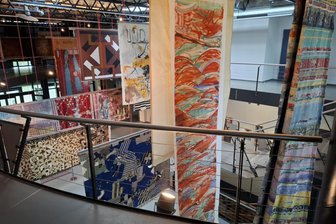 Fliegende Teppiche in Lichtenstein: Zum Ausstellungsende mit Künstler ins Gespräch kommen - 