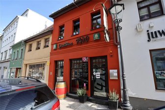 Fliegerbauers „Das war‘s“ war es noch lange nicht – Nach Gespräch mit der OB geht es im „1470“ nun doch weiter - Jetzt will Kurt Fliegerbauer doch das Gasthaus „1470“ sowie das Nachbargebäude kaufen.