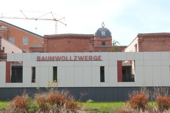 Flöha: Eltern kritisieren geplanten Konzeptwechsel in der Kita „Baumwollzwerge“ - Hinter der Fassade der Kindertagesstätte „Baumwollzwerge“ in Flöha rumort es. Eltern kritisieren den geplanten Wechsel zu einem offenen Betreuungskonzept im Sommer. Die 2014 eröffnete Einrichtung wird von der Volkssolidarität betrieben, bietet Platz für 373 Kinder und ist damit die größte Kita Sachsens.
