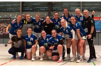 Flöhaer Handballerinnen behalten die Nerven und spielen um den Titel mit - Die Handballerinnen des VfB Flöha können jubeln: Sie haben den Einzug in die Meisterrunde geschafft.