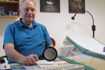 Flöhaer Hautarzt schließt seine Praxis nach 24 Jahren: „Es möchte eigentlich keiner mehr so richtig machen“ - Am 25. März 2025 hat Mediziner Tilo Zimmermann (Foto) seinen letzten Arbeitstag in Flöha.