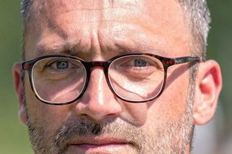 Flöhaer lecken ihre Wunden - 