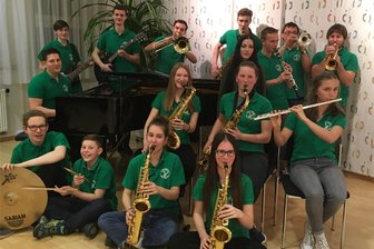 Flöhaer Musikschule lädt Jung und Alt zum Musikerlebnis - Die Little House Big Band bittet am Sonntag ab 17.30 Uhr zum Konzert.