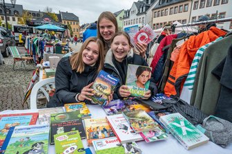 Flohmarkt in Rochlitz: Schnäppchenjagd dient auch dem Abiball - 