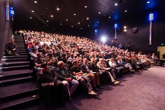 Flüchtlinge fordern Stadt und Polizei - 