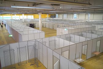 Flüchtlinge ziehen aus ehemaligen Bahr-Baumarkt aus -