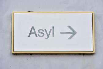 Flüchtlingshilfe in Chemnitz: Stadt will Mittel dafür streichen - In Chemnitz betreuen Sozialarbeiter aktuell knapp 1460 Asylsuchende - künftig mit rund einer halben Million Euro weniger als bisher.