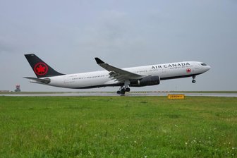 Flughafen Prag wird für Urlauber und Vielflieger aus Sachsen immer mehr zur günstigen Alternative - Air Canada hebt seit vergangener Woche nach fünf Jahren Pause wieder vom Flughafen Prag ab.