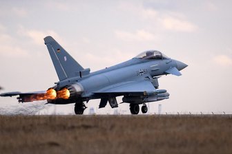 Fluglärm über dem Vogtland: Das steckt dahinter - Ein Eurofighter der Luftwaffe beim Start. Derzeit gibt es „Dämmerungsflüge“.