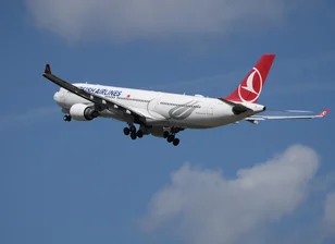 Flugzeugpilot stirbt nach Abflug - Ein Pilot einer Turkish Airlines Maschine ist an Bord verstorben.