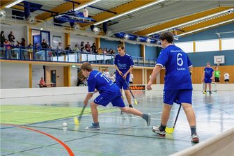 Förderschüler kämpfen in Rochlitz um Bestplatzierung - Das Team der Rochlitzer Schule "Wilhelm Pfeffer" im Spiel gegen die Freiberger Auswahl. Gäste auf den Rängen feuerten beide Mannschaften frenetisch an. 