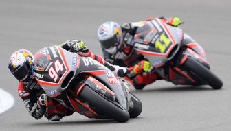 Folger: Auf dem Sachsenring zurück in die Erfolgsspur - Jonas Folger (links) hatte die Nase immer vor Teamkollege Sandro Cortese (rechts). Glücklich ist er mit seinen Ergebnissen aktuell trotzdem nicht.