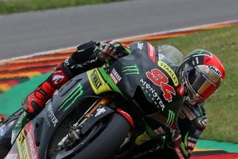 Folger überrascht die Weltmeister auf dem Sachsenring - Jonas Folger (rechts) überholte zu Rennbeginn die mehrfachen Weltmeister Marc Marquez und Dani Pedrosa.