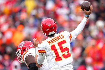 Football-Spektakel in Frankfurt: Das Ei fliegt, das Fieber steigt - Nach dem Rücktritt von Tom Brady ist Patrick Mahomes unumstrittener Superstar Nummer 1 der NFL. Am Sonntag ist der Quarterback von Superbowl-Champion Kansas City Chiefs mit seinem Team in Deutschland zu Gast, trifft in Frankfurt auf die in dieser Saison ebenfalls bärenstarken Miami Dolphins.