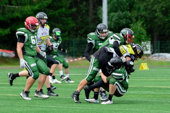 Footballer der Erzgebirge Miners: „Wollen zeigen, dass wir in diese Liga gehören“ - Ein Wiedersehen in der Landesliga gibt es für die Erzgebirge Miners (grün) mit den Freiberg Phantoms.