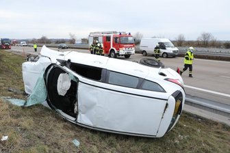 Ford-Fahrer bei Unfall auf der A 4 verletzt - Bei einem Unfall auf der Autobahn 4 zwischen den Anschlussstellen Siebenlehn und Berbersdorf ist ein Autofahrer am Montagvormittag schwer verletzt worden.