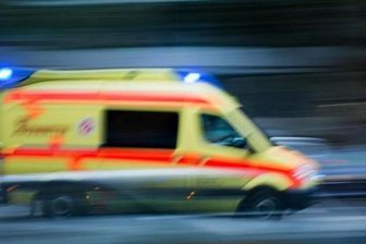 Ford überschlägt sich auf A 4 bei Dennheritz - Fünfjähriger schwer verletzt - 