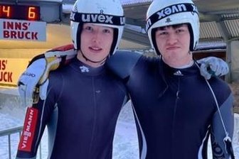 Formkurve der Oberwiesenthaler zeigt nach oben - Starker Einstand in den Weltcup: Max Trippner aus Chemnitz und Paul Kunze aus Bärenstein kamen als zweitschnellstes A-Jugend-Doppel in Innsbruck ins Ziel.